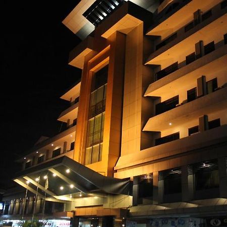 Hotel Kini Pontianak Ngoại thất bức ảnh