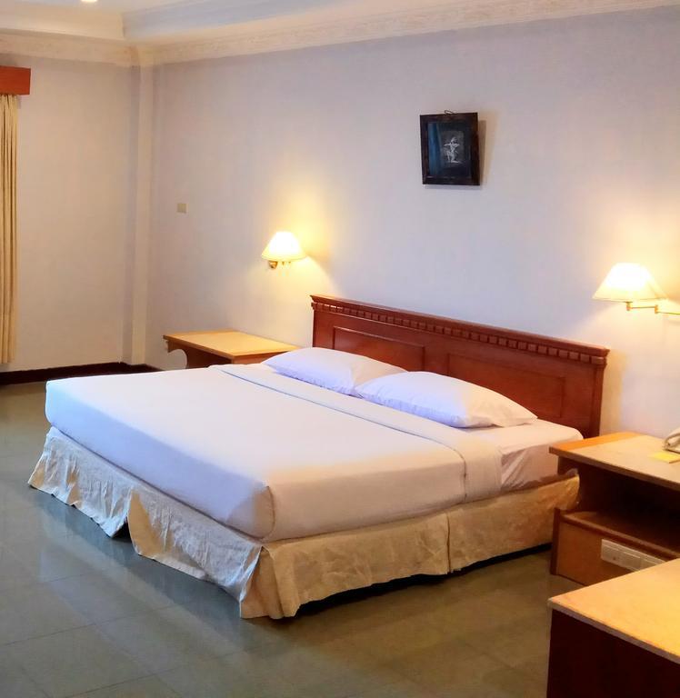 Hotel Kini Pontianak Ngoại thất bức ảnh