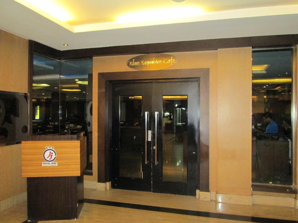 Hotel Kini Pontianak Ngoại thất bức ảnh